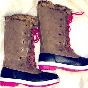 Snow boots